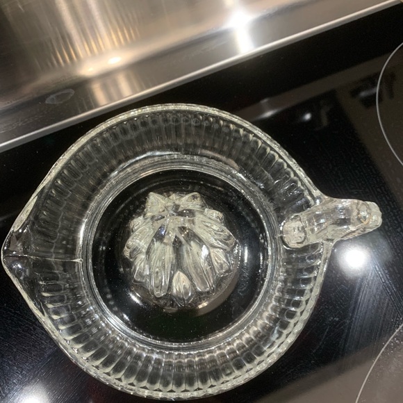🍊Vintage Ribbed Clear Glass Hand Juicer - Picture 5 of 9